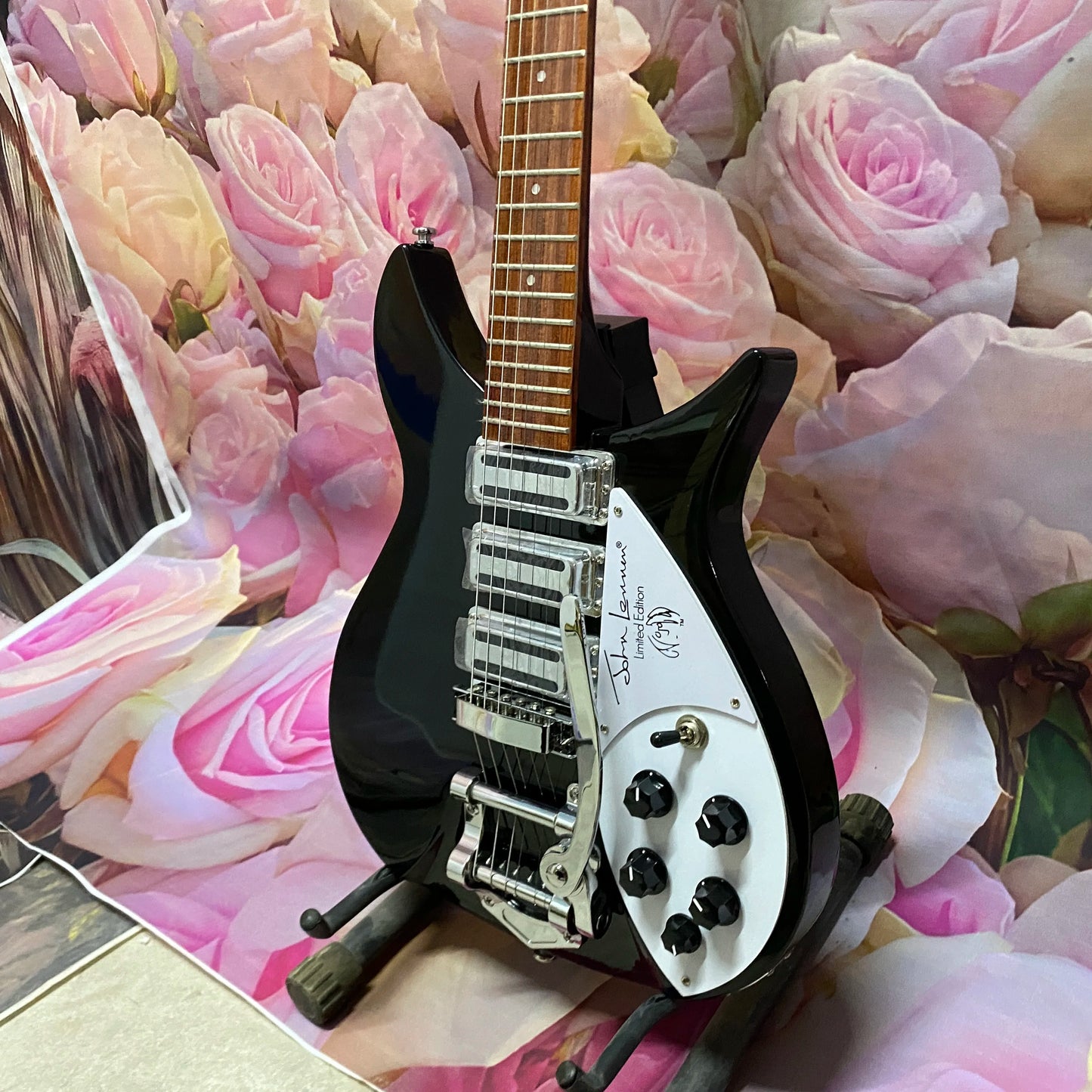 VICERS JAZZ Electric Guitar chrome-plated hardware 21 frets rosewood fingerboard with 6 strings