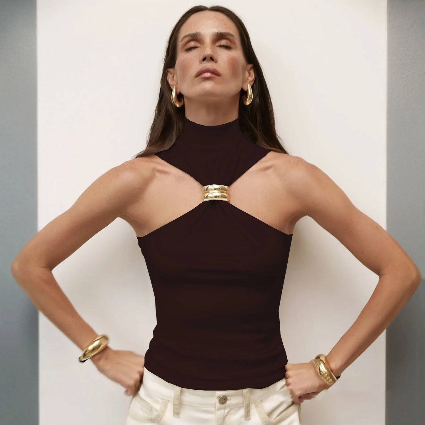 Fashionable Women s Halter Top with Chic Ring Detailing Flattering Fit and Trendy Bare Shoulder Design - Perfect for