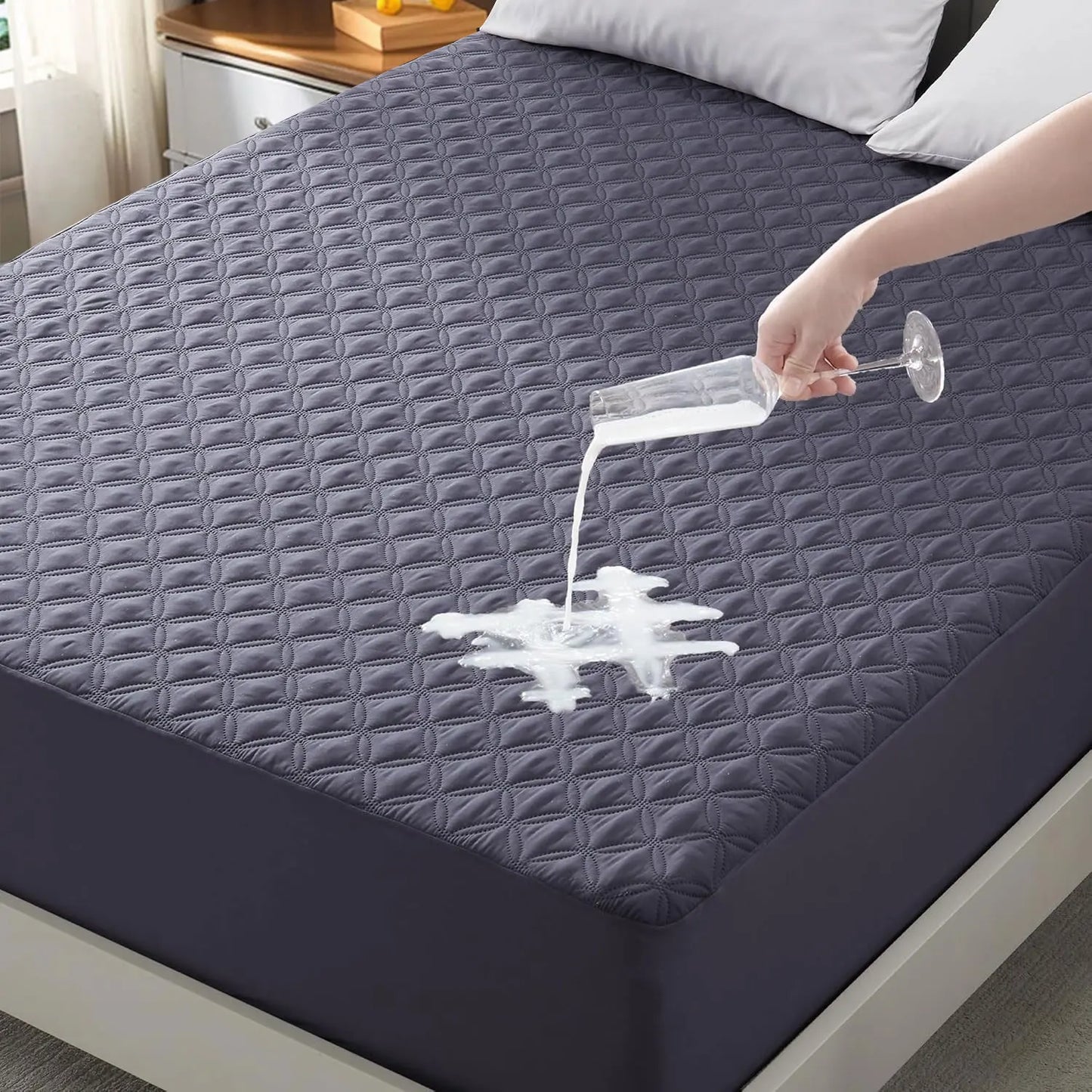 Waterproof Mattress Protector, Noiseless Mattress Pad with Deep Pocket, Soft Breathable Dirt-Proof Bed Mattress Cover Washable - TrendForce25